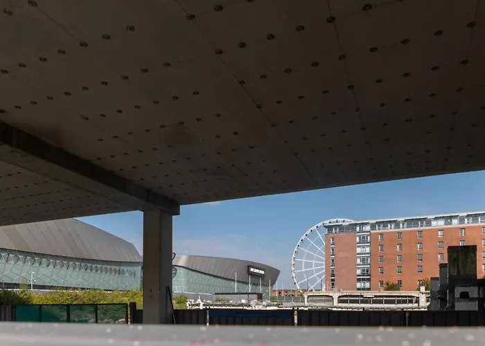Host & Stay - Monarchs Quay