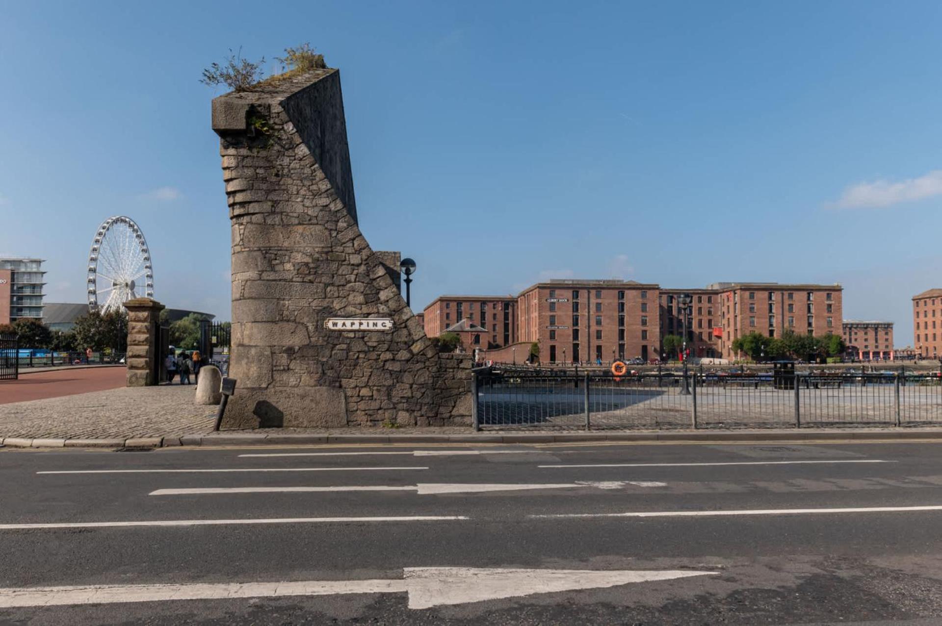 Host & - Monarchs Quay